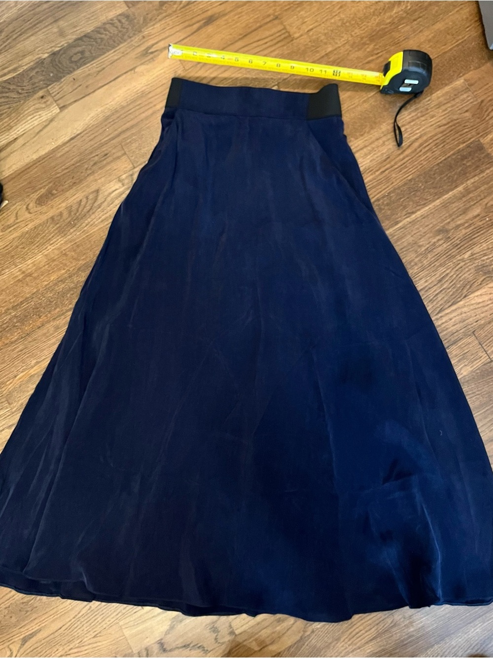 Midi Skirt. Navy. XS.